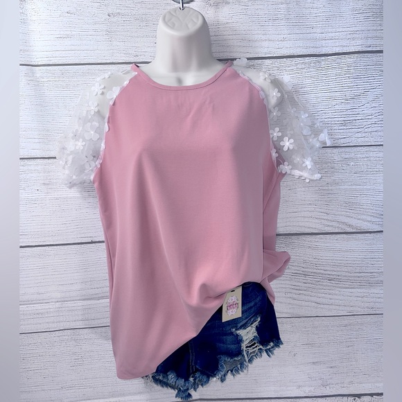 Boutique Brand Floral Embellished Lace Sleeve Pink Blouse Keyhole Back ๐ - Picture 9 of 9